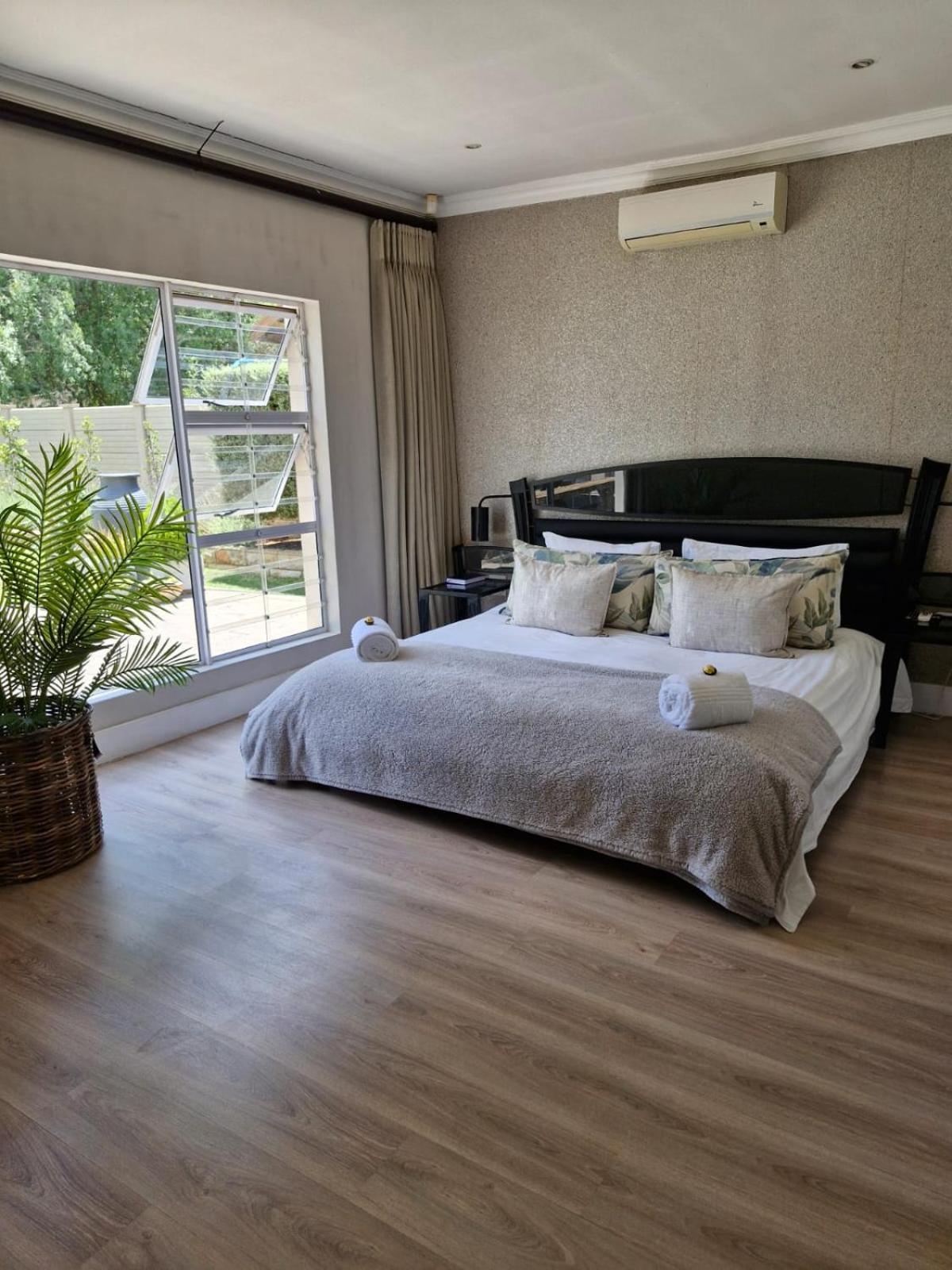 Parkhill Luxury Accommodation Bloemfontein Bagian luar foto
