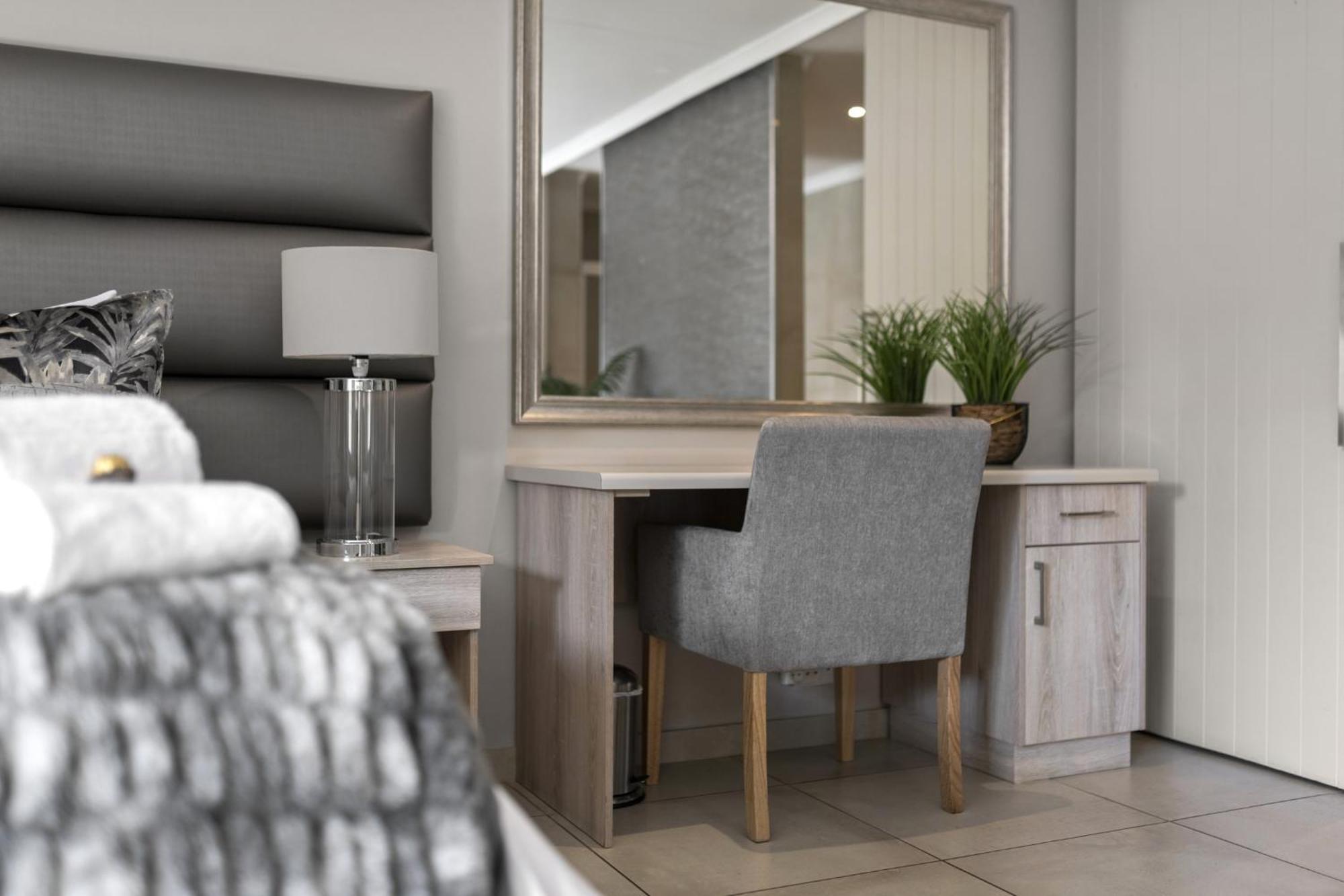 Parkhill Luxury Accommodation Bloemfontein Bagian luar foto